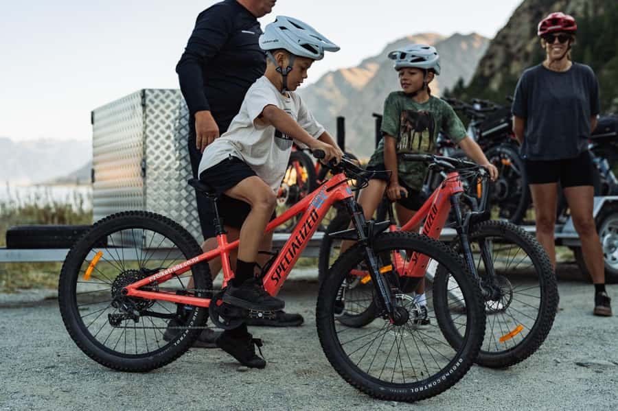 Wānaka: Gladstone Track and Wanaka Trails on Bike or eBike - The 25-minute shuttle from Wānaka to Hāwea