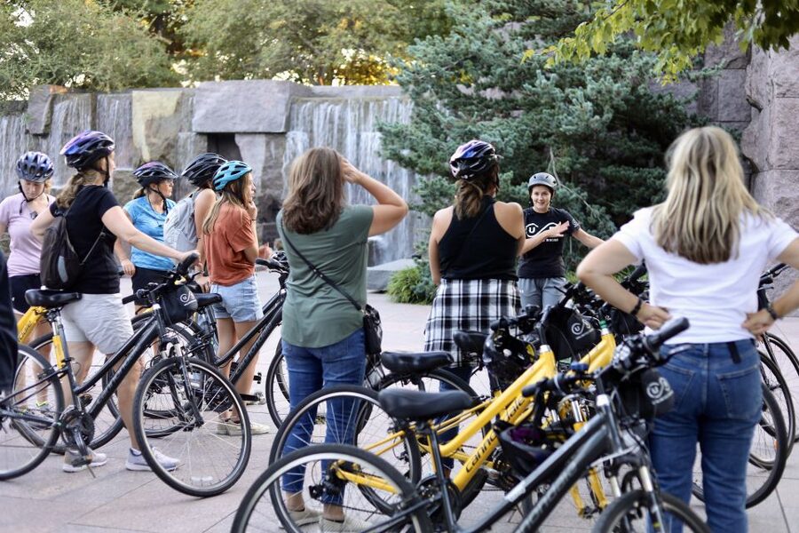 Washington DC: Monuments and Memorials Bike Tour - Guides, pace, and the personal feel of the tour