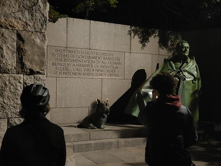 Washington DC: Monuments by Night Bike Tour - Lincoln Memorial: giant statue and broad steps