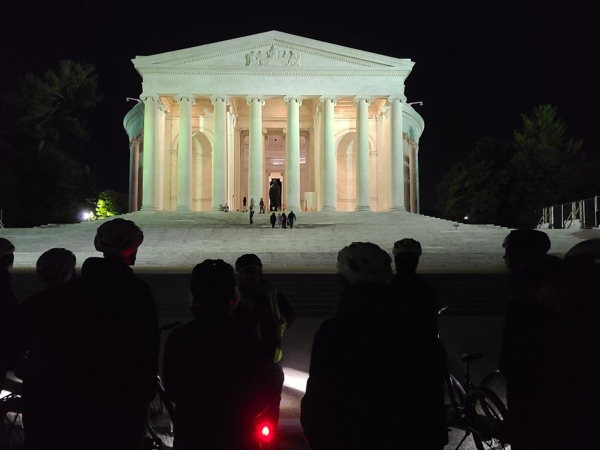 Washington DC: Monuments by Night Bike Tour - Vietnam Veterans Memorial: quiet and personal
