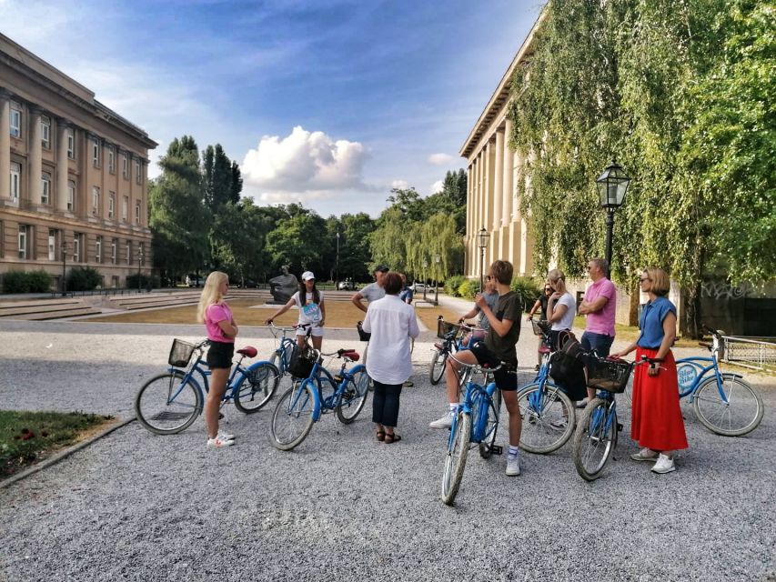 Zagreb: 2.5-Hour Highlights Bike Tour - Pace, fitness, and family suitability